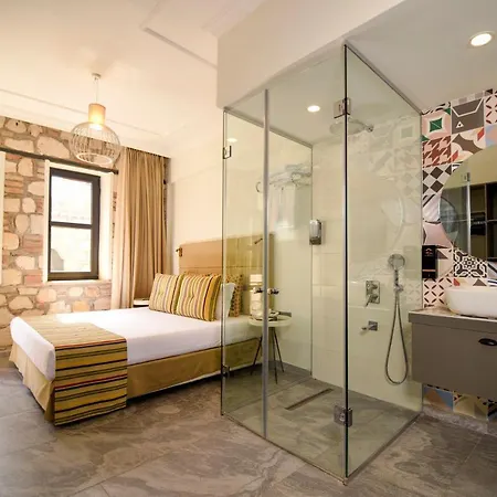Sweet Garden Flat With Patio Near Hadrian's Gate 公寓 *