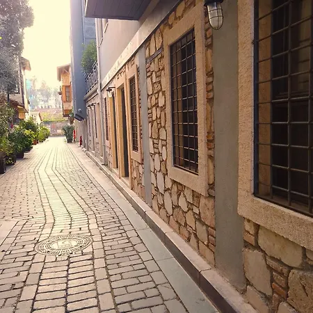 Sweet Garden Flat With Patio Near Hadrian's Gate 安塔利亚