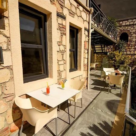 Διαμέρισμα Sweet Garden Flat With Patio Near Hadrian's Gate Αττάλεια