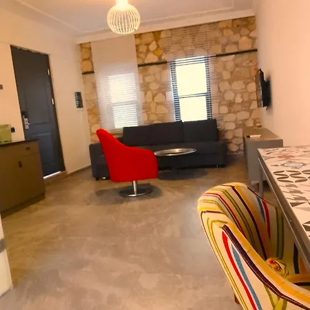 Apartament Sweet Garden Flat With Patio Near Hadrian's Gate