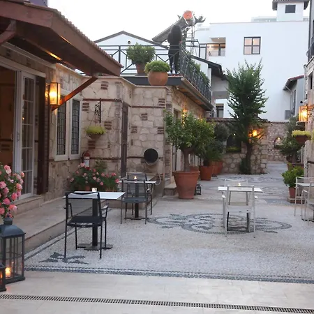 Sweet Garden Flat With Patio Near Hadrian's Gate Appartamento *